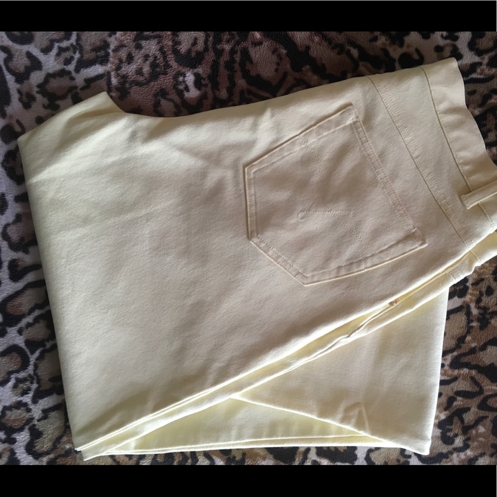 Escada Butter Yellow Jeans